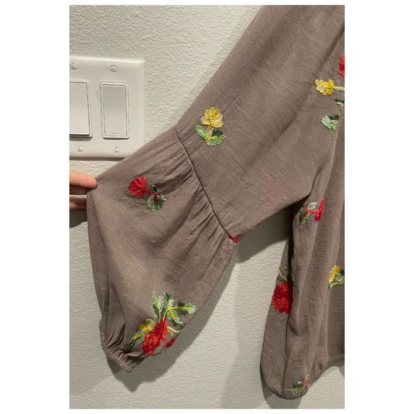 FIGUEROA AND FLOWER Long Sleeve Embroidered Multicolor Floral Blouse - Picture 4 of 5